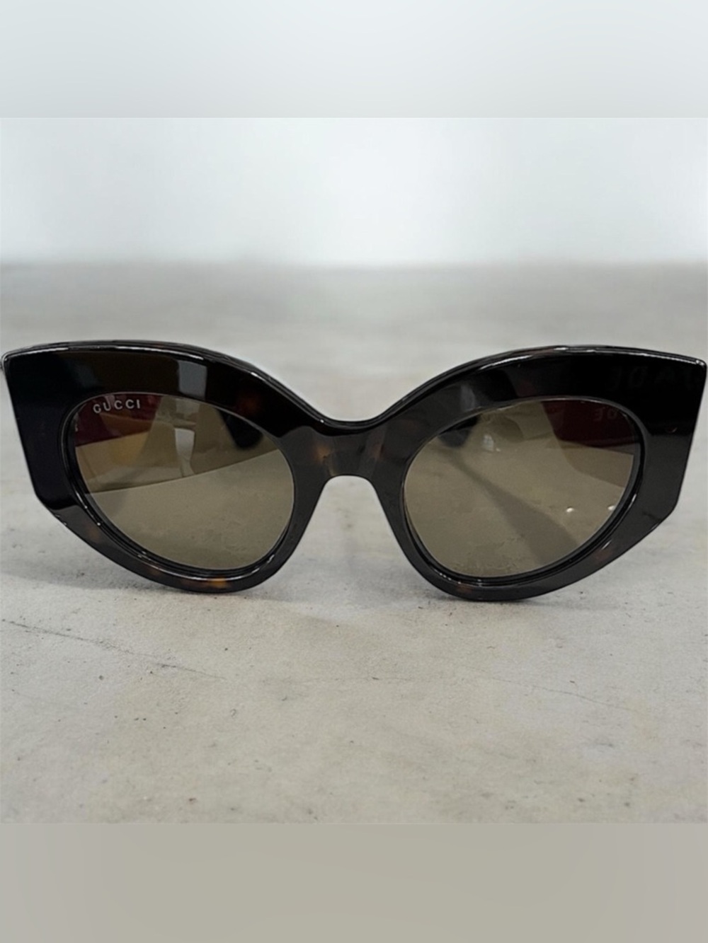 Gucci Black Cat-Eye Sunglasses with Navy and Red Striped Temples - Picture 2 of 10
